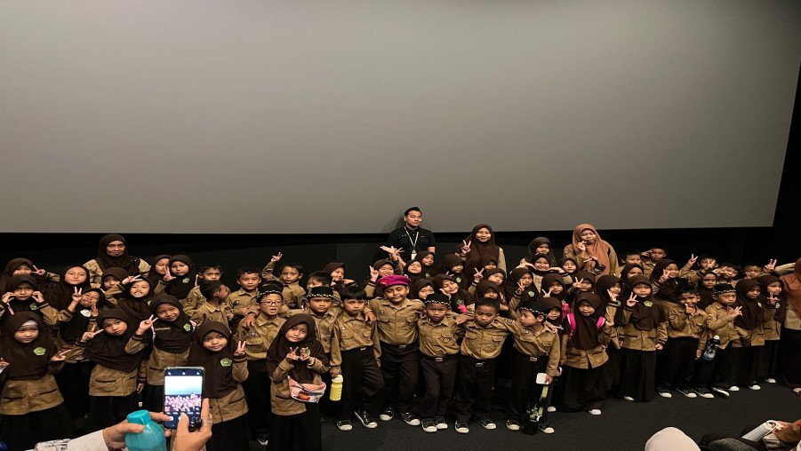 Edukasi Karakter, Siswa Kelas 1-3 MIN 2 Bandar Lampung Nonton Bareng di Grand Mercure